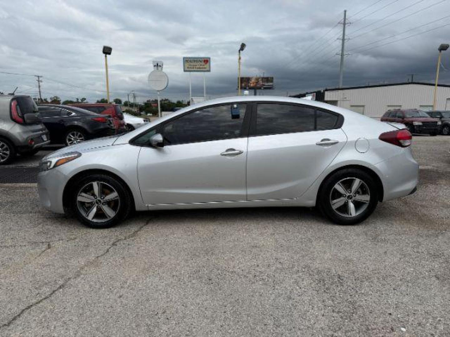 2018 Silky Silver Kia Forte LX 6A (3KPFL4A78JE) with an 2.0L L4 DOHC 16V engine, 6-Speed Automatic transmission, located at 2715 W Pioneer Pkwy, Arlington, TX, 76013, (817) 265-9009, 32.710262, -97.153236 - Photo#2