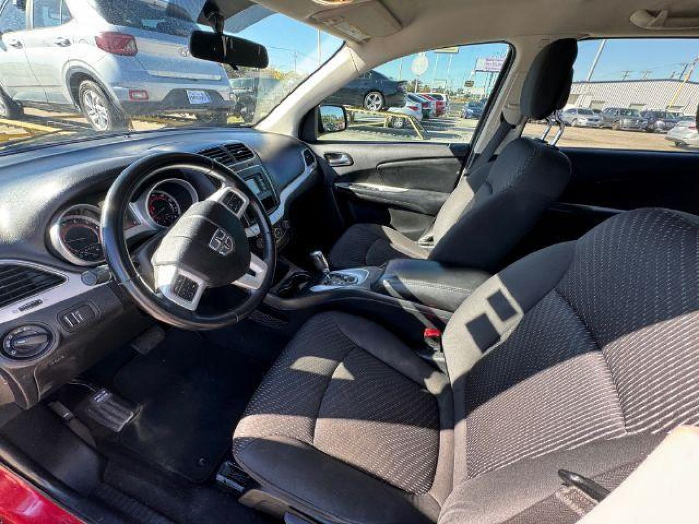 2018 RED Dodge Journey SE (3C4PDCAB9JT) with an 2.4L L4 DOHC 16V engine, 4-Speed Automatic transmission, located at 2715 W Pioneer Pkwy, Arlington, TX, 76013, (817) 265-9009, 32.710262, -97.153236 - Photo#14