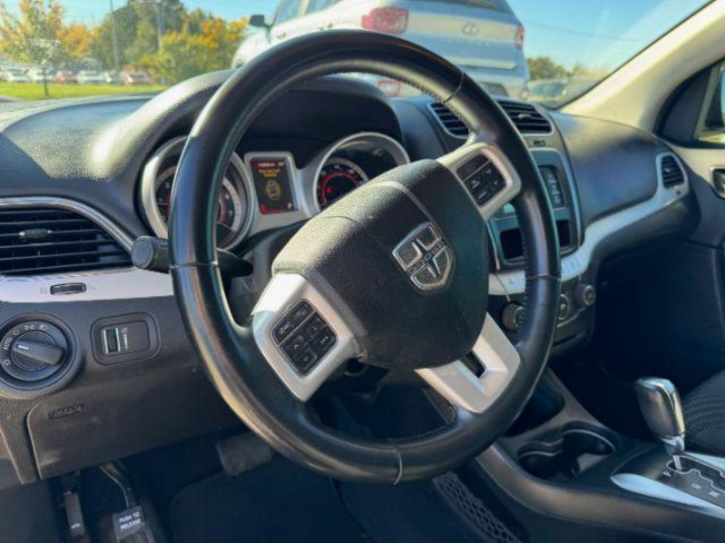 2018 RED Dodge Journey SE (3C4PDCAB9JT) with an 2.4L L4 DOHC 16V engine, 4-Speed Automatic transmission, located at 2715 W Pioneer Pkwy, Arlington, TX, 76013, (817) 265-9009, 32.710262, -97.153236 - Photo#15