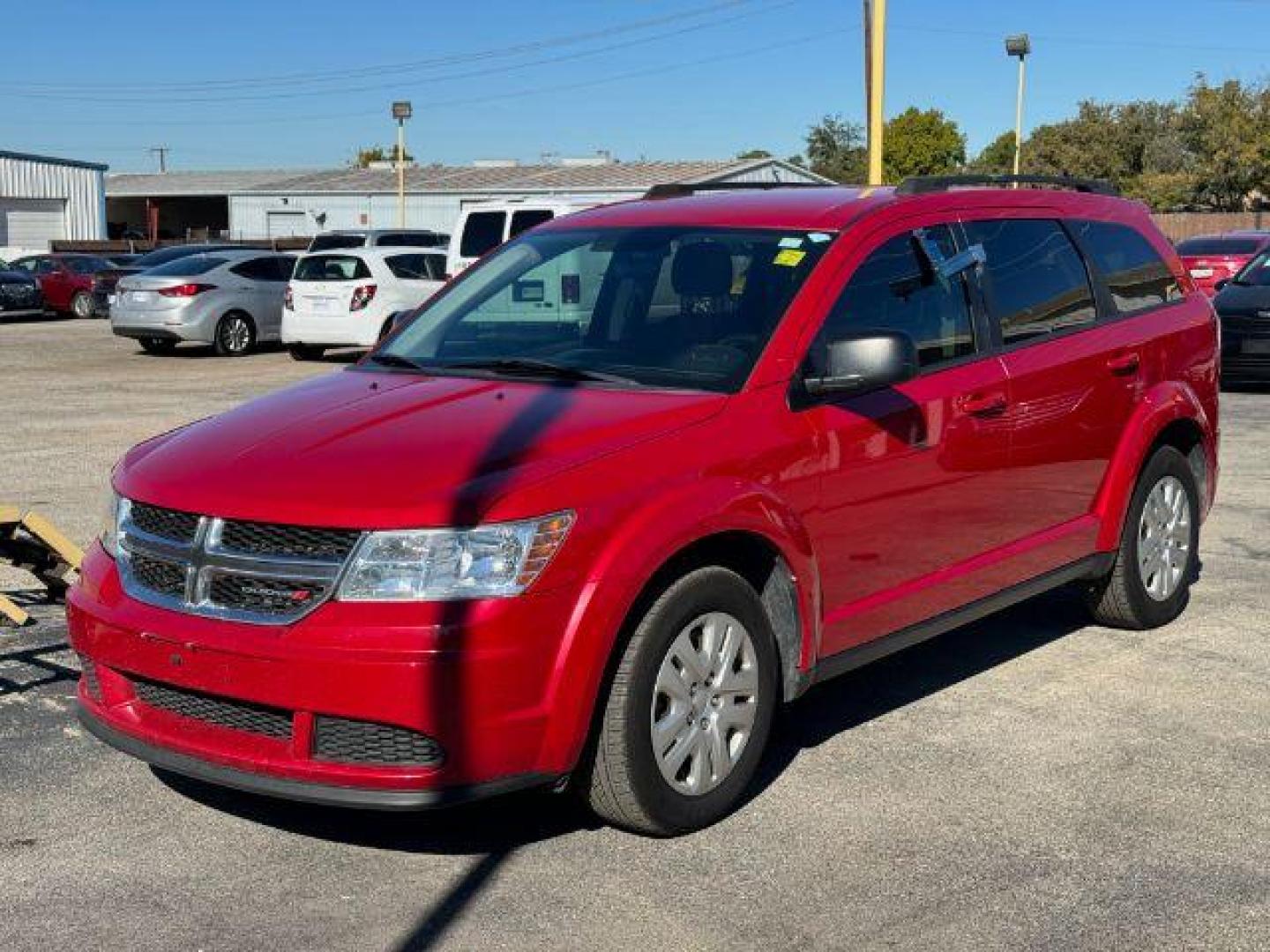 2018 RED Dodge Journey SE (3C4PDCAB9JT) with an 2.4L L4 DOHC 16V engine, 4-Speed Automatic transmission, located at 2715 W Pioneer Pkwy, Arlington, TX, 76013, (817) 265-9009, 32.710262, -97.153236 - Photo#3