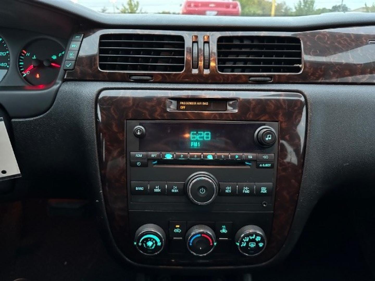 2013 GRAY Chevrolet Impala LS (Fleet) (2G1WF5E34D1) with an 3.6L V6 DOHC 16V FFV engine, 6-Speed Automatic transmission, located at 2715 W Pioneer Pkwy, Arlington, TX, 76013, (817) 265-9009, 32.710262, -97.153236- Photo#13