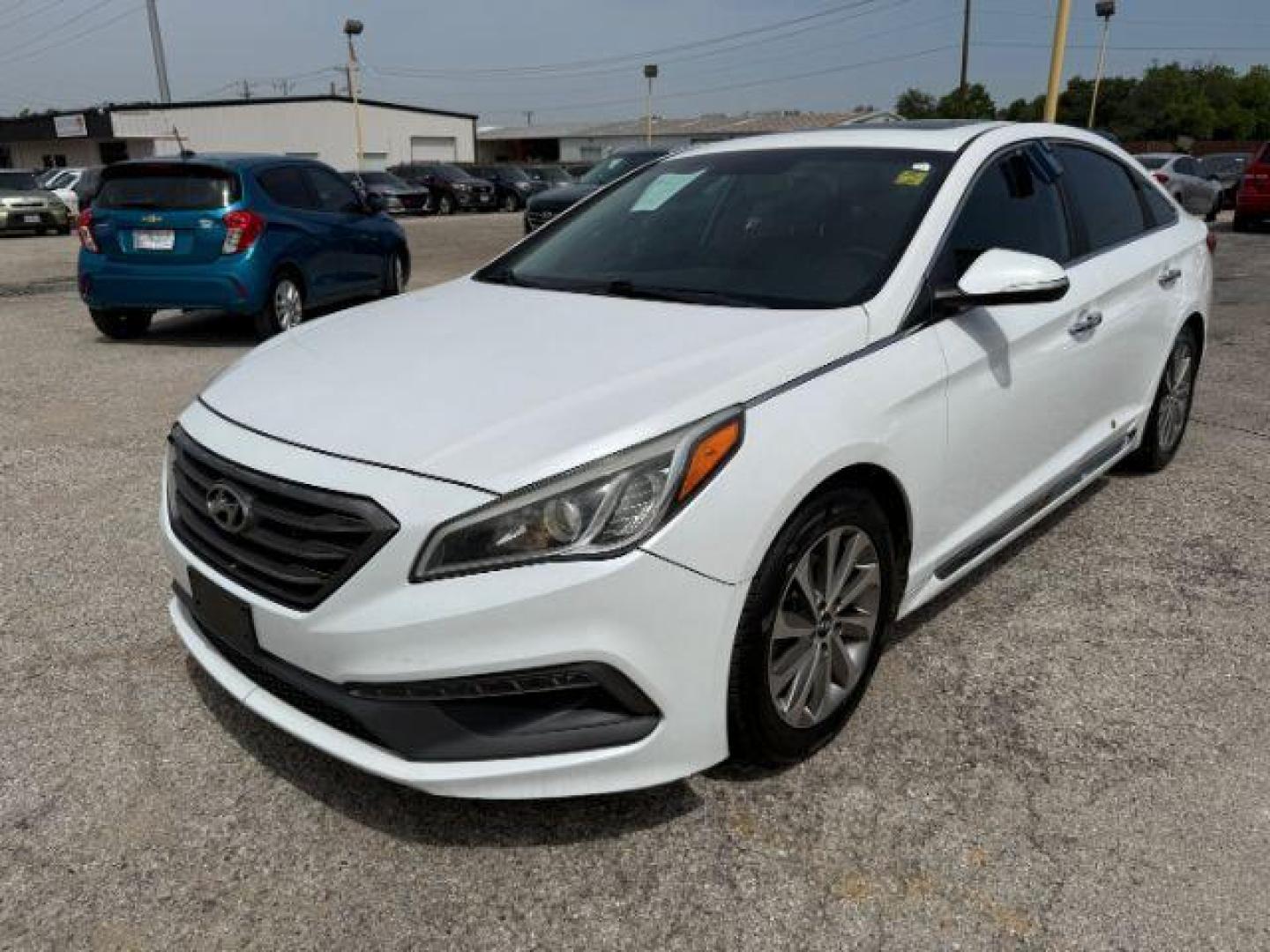 2016 WHITE Hyundai Sonata Sport (5NPE34AF6GH) with an 2.4L L4 DOHC 16V engine, 6-Speed Automatic transmission, located at 2715 W Pioneer Pkwy, Arlington, TX, 76013, (817) 265-9009, 32.710262, -97.153236 - Photo#2