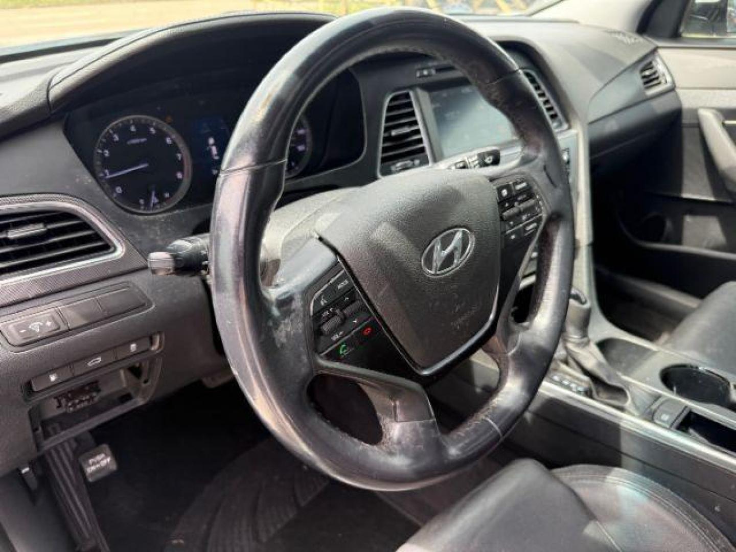 2016 WHITE Hyundai Sonata Sport (5NPE34AF6GH) with an 2.4L L4 DOHC 16V engine, 6-Speed Automatic transmission, located at 2715 W Pioneer Pkwy, Arlington, TX, 76013, (817) 265-9009, 32.710262, -97.153236 - Photo#15