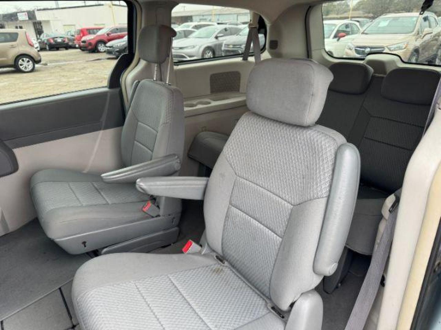 2010 BLUE Chrysler Town and Country LX (2A4RR4DE1AR) with an 3.3L V6 OHV 12V engine, 4-Speed Automatic transmission, located at 2715 W Pioneer Pkwy, Arlington, TX, 76013, (817) 265-9009, 32.710262, -97.153236 - Photo#9
