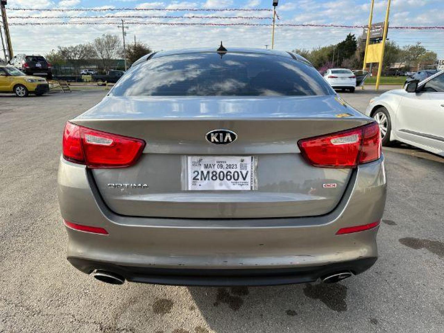 2015 GRAY Kia Optima LX (5XXGM4A77FG) with an 2.4L L4 DOHC 16V engine, 6-Speed Automatic transmission, located at 2715 W Pioneer Pkwy, Arlington, TX, 76013, (817) 265-9009, 32.710262, -97.153236 - Photo#6