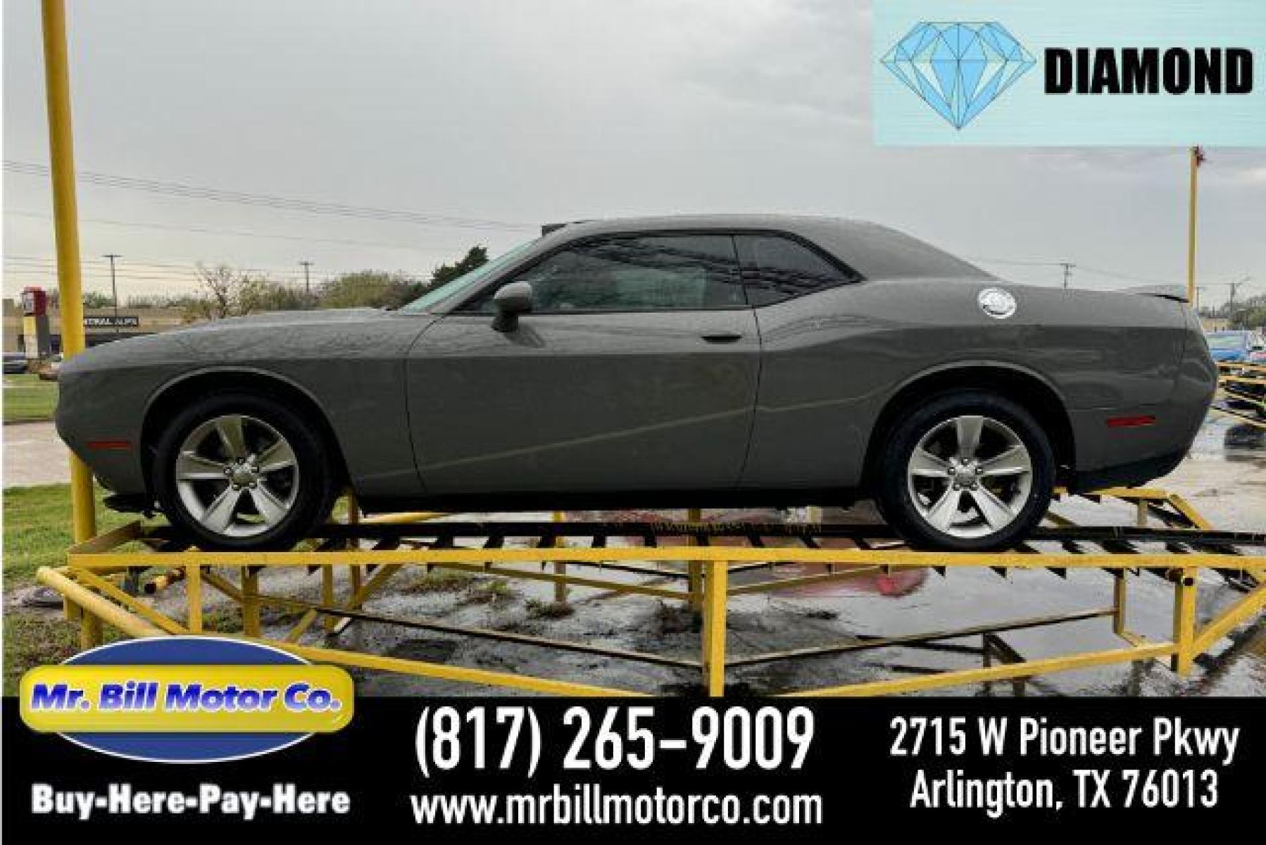 2018 GREY Dodge Challenger SXT (2C3CDZAG4JH) with an 3.6L V6 DOHC 24V engine, 8-Speed Automatic transmission, located at 2715 W Pioneer Pkwy, Arlington, TX, 76013, (817) 265-9009, 32.710262, -97.153236 - Photo #0