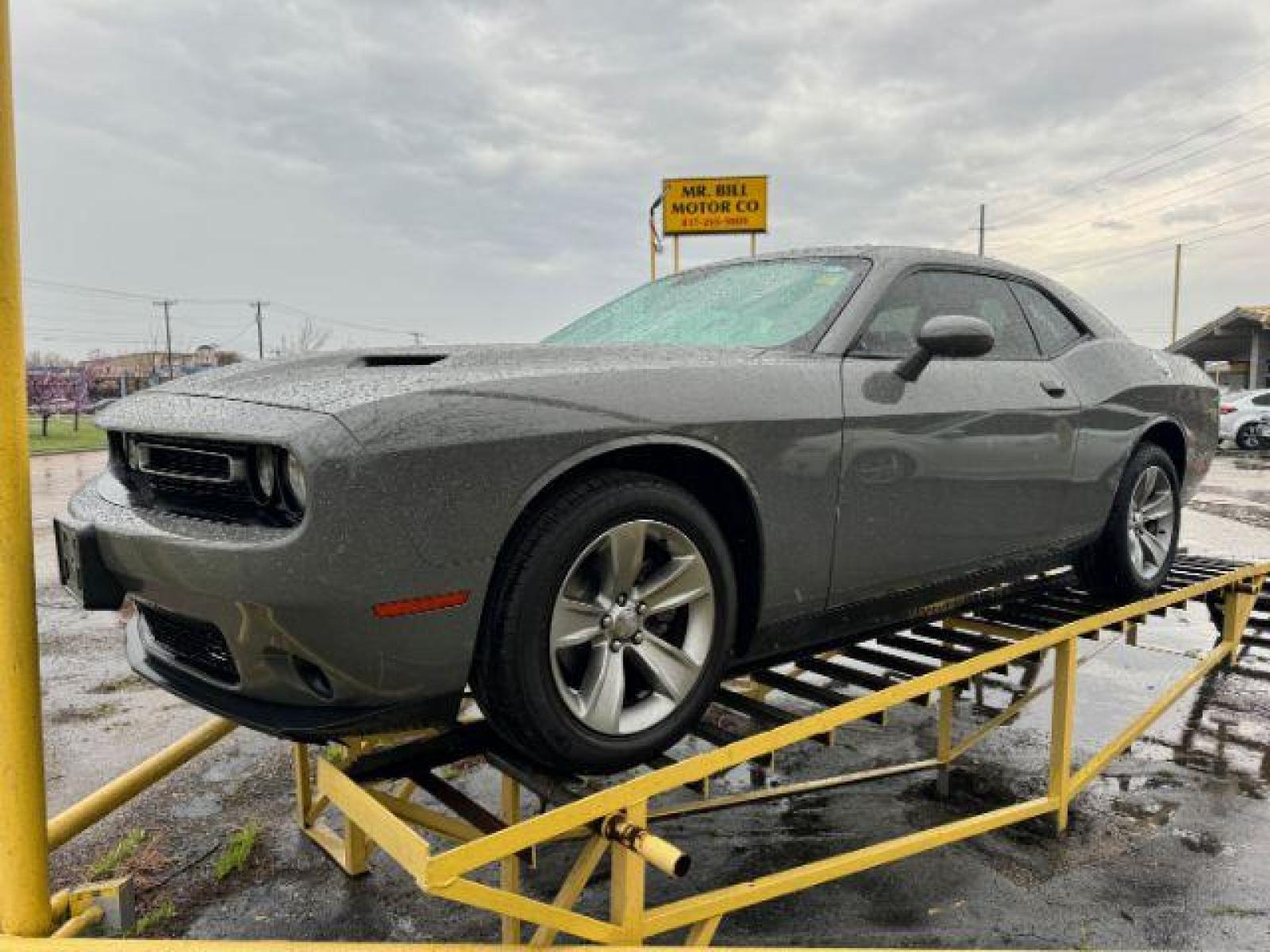 2018 GREY Dodge Challenger SXT (2C3CDZAG4JH) with an 3.6L V6 DOHC 24V engine, 8-Speed Automatic transmission, located at 2715 W Pioneer Pkwy, Arlington, TX, 76013, (817) 265-9009, 32.710262, -97.153236 - Photo #2