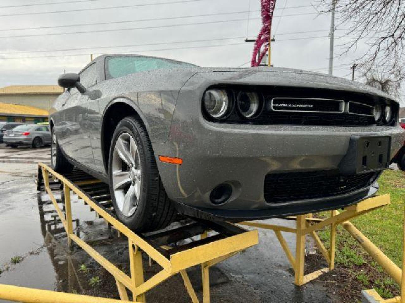 2018 GREY Dodge Challenger SXT (2C3CDZAG4JH) with an 3.6L V6 DOHC 24V engine, 8-Speed Automatic transmission, located at 2715 W Pioneer Pkwy, Arlington, TX, 76013, (817) 265-9009, 32.710262, -97.153236 - Photo #3