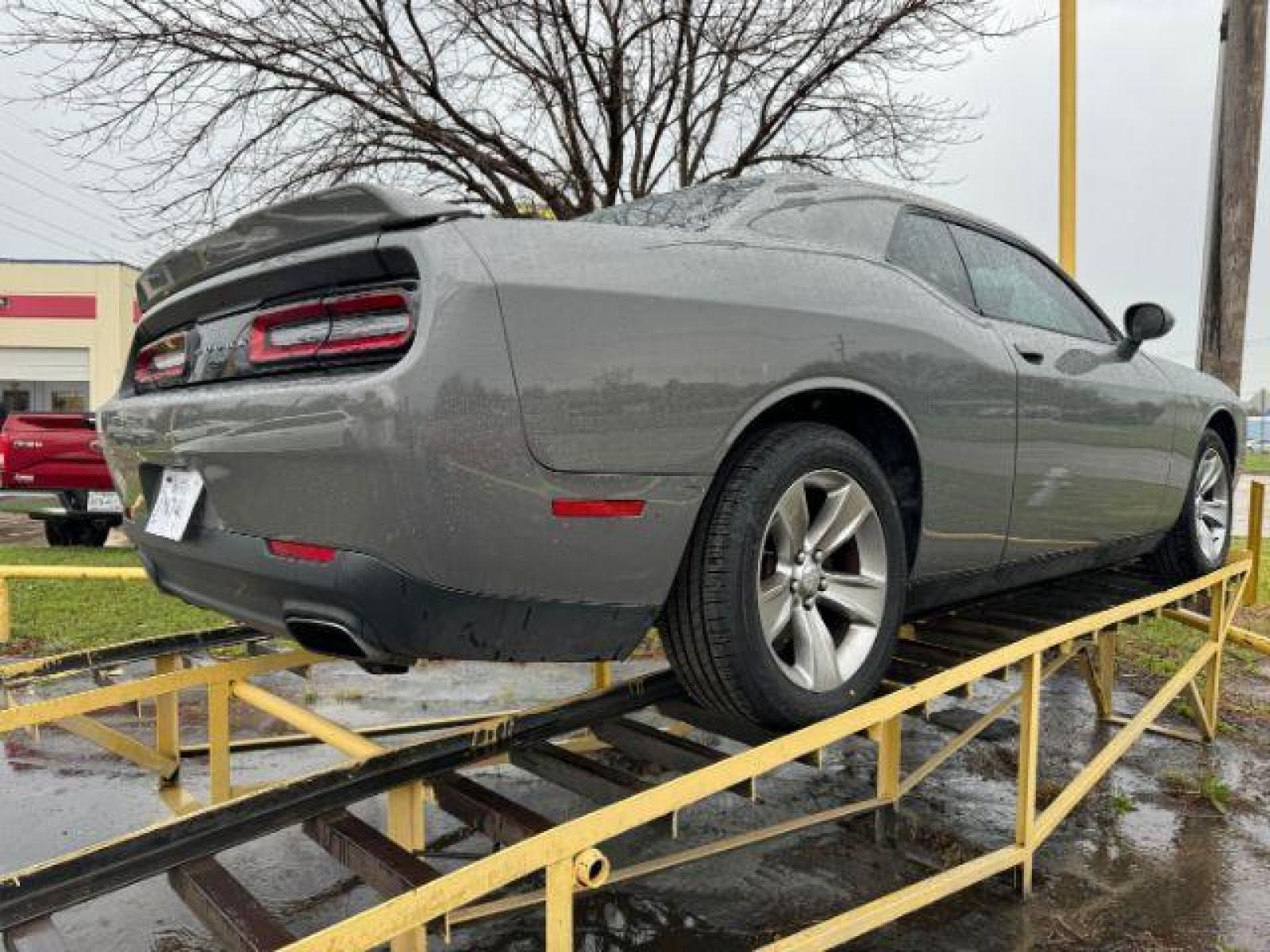 2018 GREY Dodge Challenger SXT (2C3CDZAG4JH) with an 3.6L V6 DOHC 24V engine, 8-Speed Automatic transmission, located at 2715 W Pioneer Pkwy, Arlington, TX, 76013, (817) 265-9009, 32.710262, -97.153236 - Photo #5