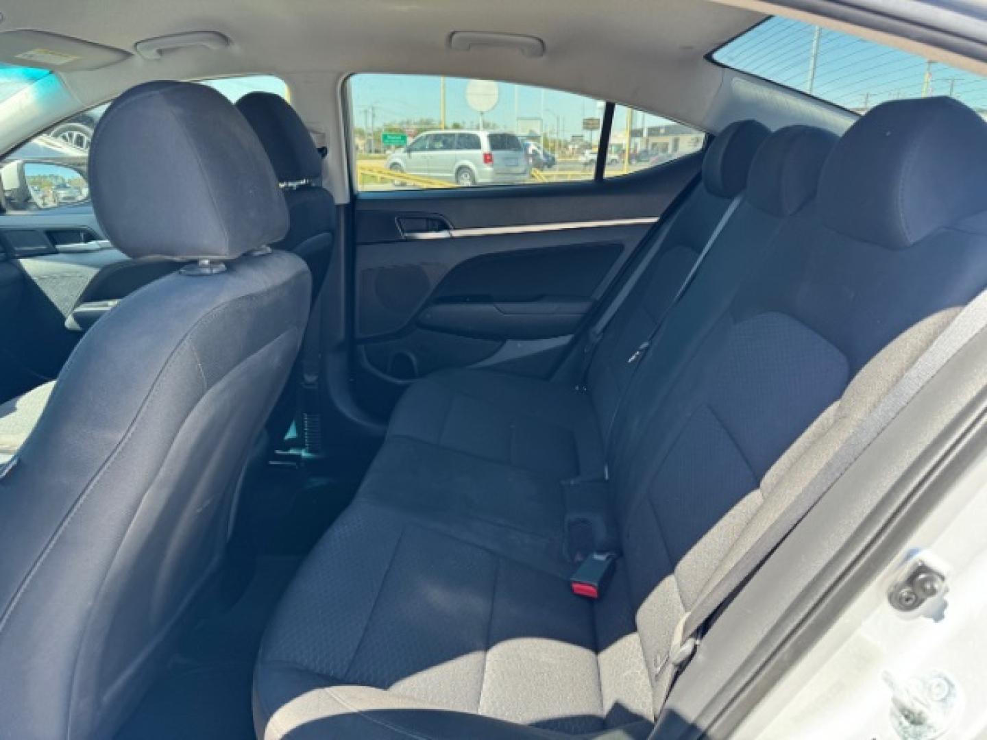 2020 SILVER Hyundai Elantra Limited (5NPD84LF3LH) with an 1.8L L4 DOHC 16V engine, 6-Speed Automatic transmission, located at 2715 W Pioneer Pkwy, Arlington, TX, 76013, (817) 265-9009, 32.710262, -97.153236- Photo#9