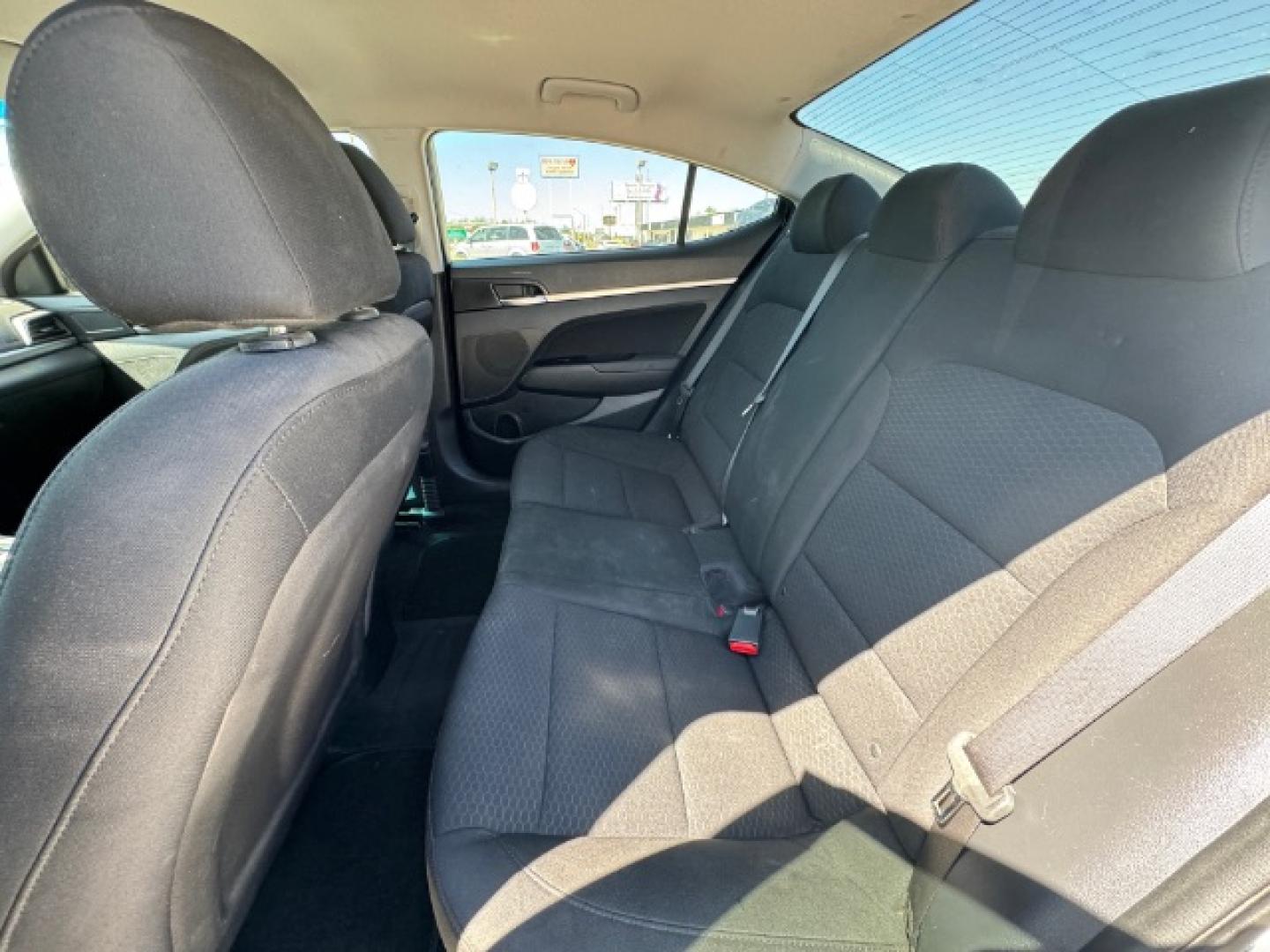2020 SILVER Hyundai Elantra Limited (5NPD84LF3LH) with an 1.8L L4 DOHC 16V engine, 6-Speed Automatic transmission, located at 2715 W Pioneer Pkwy, Arlington, TX, 76013, (817) 265-9009, 32.710262, -97.153236- Photo#10