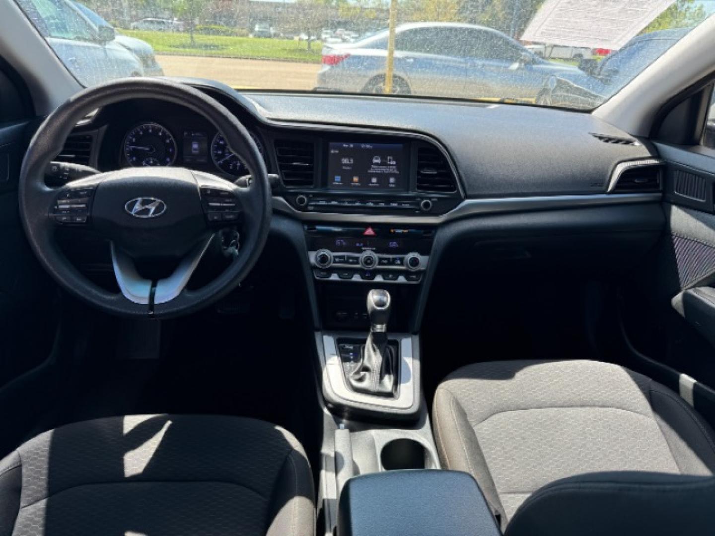 2020 SILVER Hyundai Elantra Limited (5NPD84LF3LH) with an 1.8L L4 DOHC 16V engine, 6-Speed Automatic transmission, located at 2715 W Pioneer Pkwy, Arlington, TX, 76013, (817) 265-9009, 32.710262, -97.153236- Photo#11