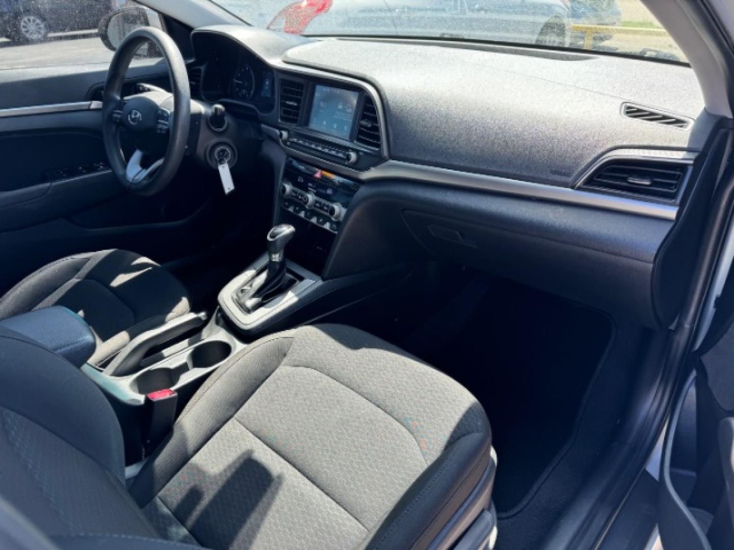 2020 SILVER Hyundai Elantra Limited (5NPD84LF3LH) with an 1.8L L4 DOHC 16V engine, 6-Speed Automatic transmission, located at 2715 W Pioneer Pkwy, Arlington, TX, 76013, (817) 265-9009, 32.710262, -97.153236- Photo#13