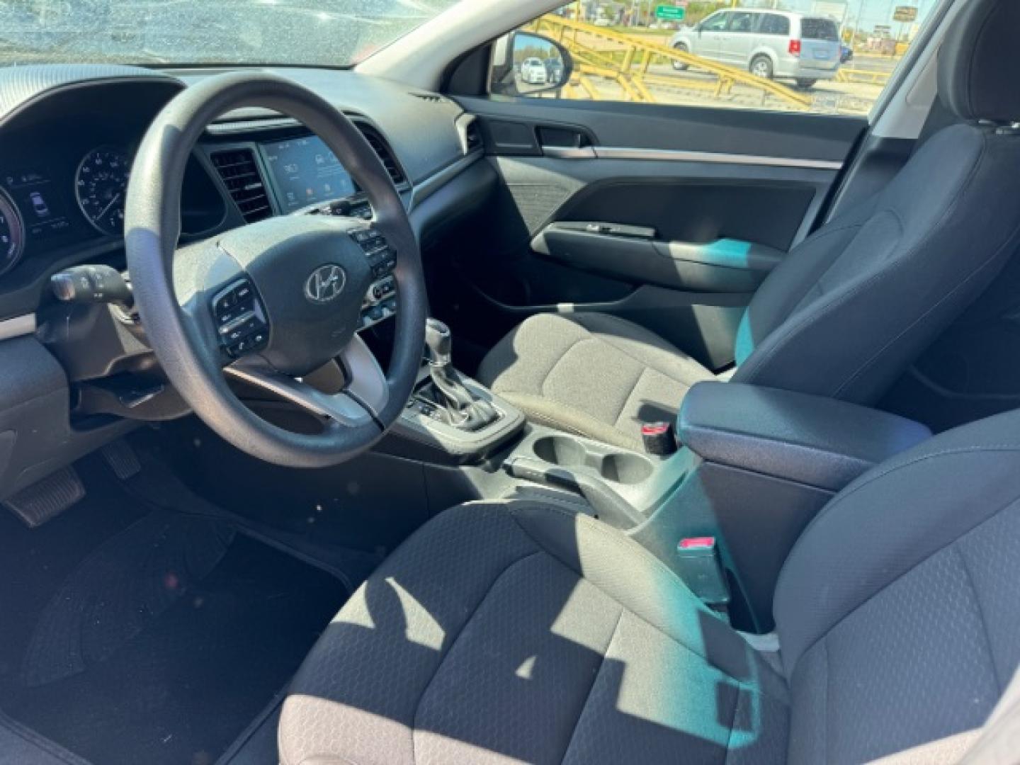 2020 SILVER Hyundai Elantra Limited (5NPD84LF3LH) with an 1.8L L4 DOHC 16V engine, 6-Speed Automatic transmission, located at 2715 W Pioneer Pkwy, Arlington, TX, 76013, (817) 265-9009, 32.710262, -97.153236- Photo#17