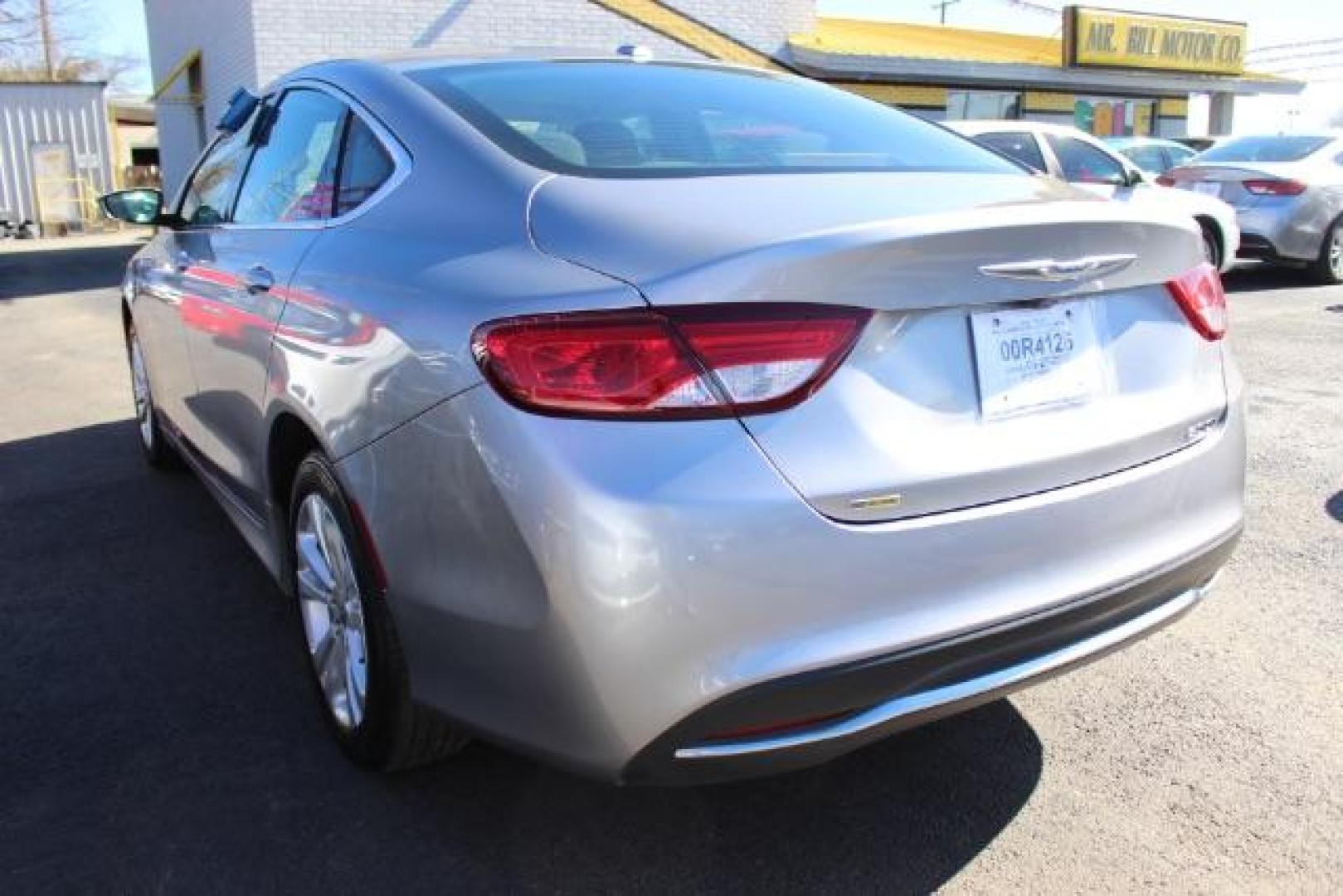 2016 SILVER Chrysler 200 Limited (1C3CCCAB8GN) with an 2.4L L4 DOHC 16V engine, 9-Speed Automatic transmission, located at 2715 W Pioneer Pkwy, Arlington, TX, 76013, (817) 265-9009, 32.710262, -97.153236 - Photo#5