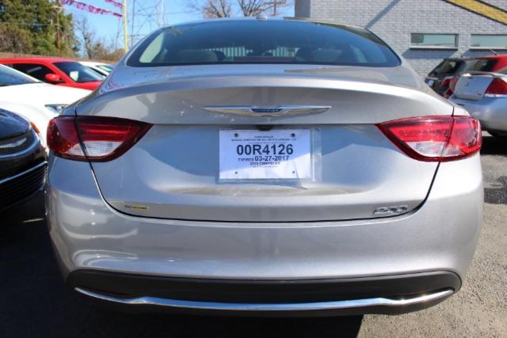 2016 SILVER Chrysler 200 Limited (1C3CCCAB8GN) with an 2.4L L4 DOHC 16V engine, 9-Speed Automatic transmission, located at 2715 W Pioneer Pkwy, Arlington, TX, 76013, (817) 265-9009, 32.710262, -97.153236 - Photo#6