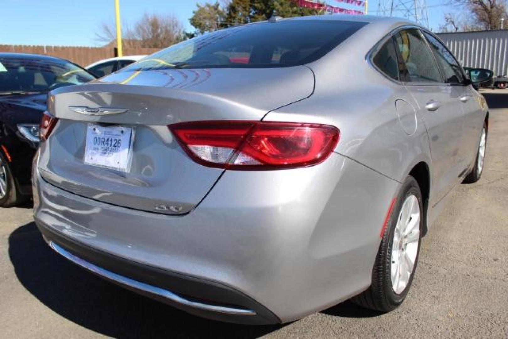 2016 SILVER Chrysler 200 Limited (1C3CCCAB8GN) with an 2.4L L4 DOHC 16V engine, 9-Speed Automatic transmission, located at 2715 W Pioneer Pkwy, Arlington, TX, 76013, (817) 265-9009, 32.710262, -97.153236 - Photo#7