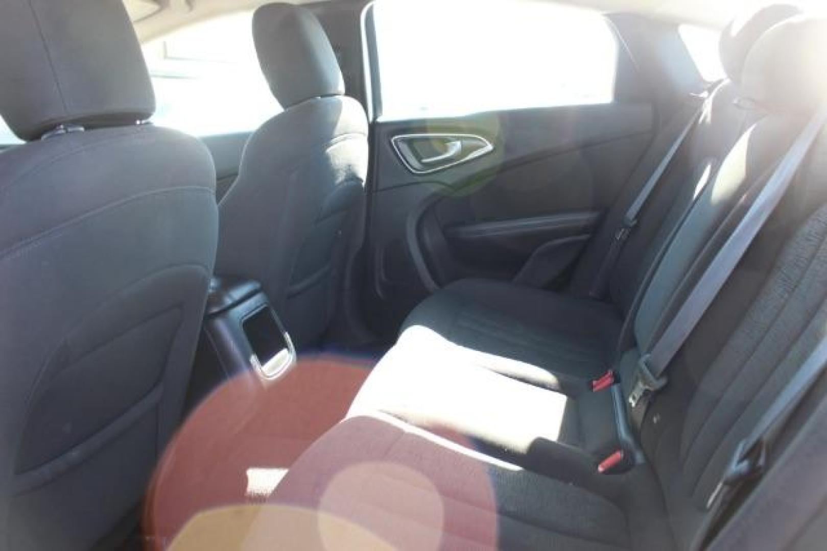 2016 SILVER Chrysler 200 Limited (1C3CCCAB8GN) with an 2.4L L4 DOHC 16V engine, 9-Speed Automatic transmission, located at 2715 W Pioneer Pkwy, Arlington, TX, 76013, (817) 265-9009, 32.710262, -97.153236 - Photo#9