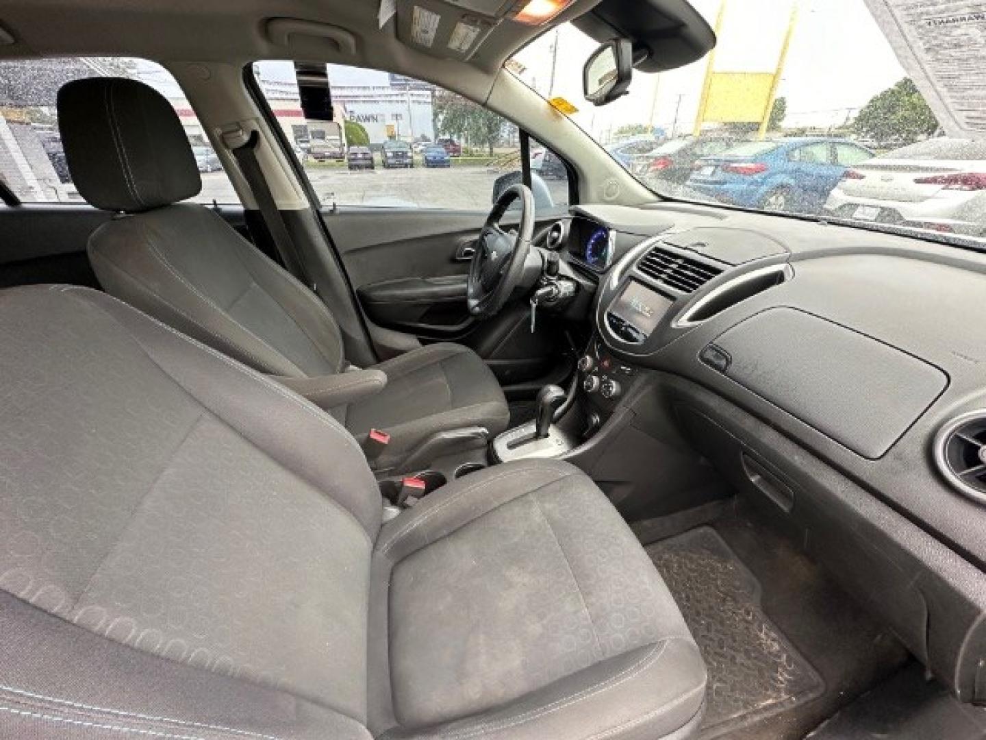 2016 SILVER Chevrolet Trax LS FWD (3GNCJKSB5GL) with an 1.4L L4 DOHC 16V engine, 6-Speed Automatic transmission, located at 2715 W Pioneer Pkwy, Arlington, TX, 76013, (817) 265-9009, 32.710262, -97.153236- Photo#11