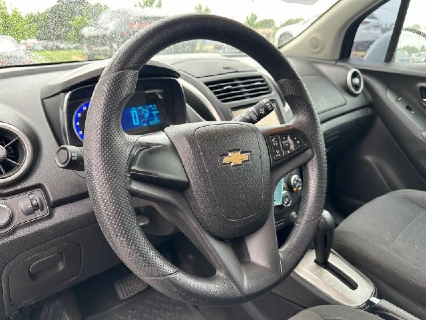 2016 SILVER Chevrolet Trax LS FWD (3GNCJKSB5GL) with an 1.4L L4 DOHC 16V engine, 6-Speed Automatic transmission, located at 2715 W Pioneer Pkwy, Arlington, TX, 76013, (817) 265-9009, 32.710262, -97.153236- Photo#14