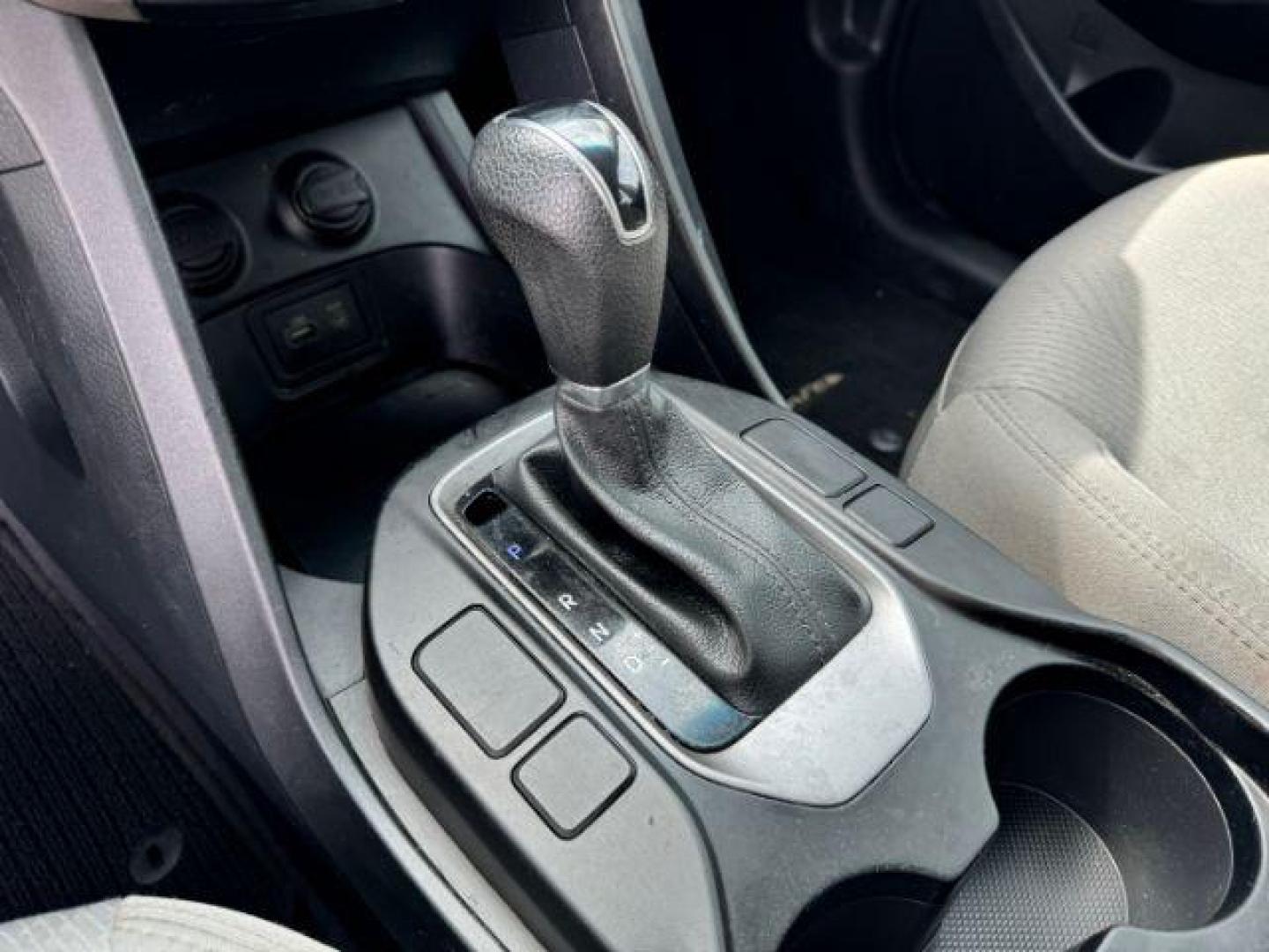 2017 WHITE Hyundai Santa Fe Sport 2.4 FWD (5NMZU3LB4HH) with an 2.4L L4 DOHC 16V engine, 6-Speed Automatic transmission, located at 2715 W Pioneer Pkwy, Arlington, TX, 76013, (817) 265-9009, 32.710262, -97.153236 - Photo#15