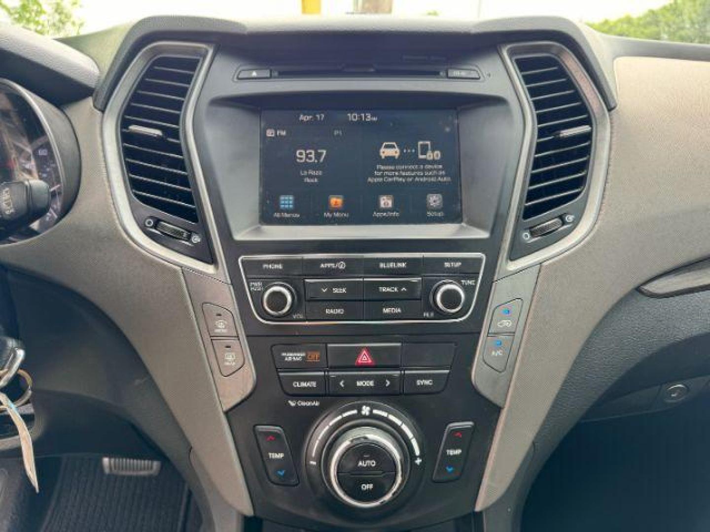 2017 WHITE Hyundai Santa Fe Sport 2.4 FWD (5NMZU3LB4HH) with an 2.4L L4 DOHC 16V engine, 6-Speed Automatic transmission, located at 2715 W Pioneer Pkwy, Arlington, TX, 76013, (817) 265-9009, 32.710262, -97.153236 - Photo#16