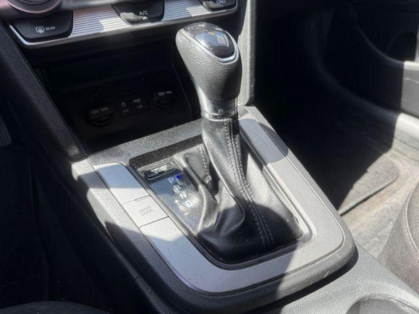 2019 SILVER Hyundai Elantra SE 6AT (5NPD74LF9KH) with an 1.8L L4 DOHC 16V engine, 6-Speed Automatic transmission, located at 2715 W Pioneer Pkwy, Arlington, TX, 76013, (817) 265-9009, 32.710262, -97.153236 - Photo#16