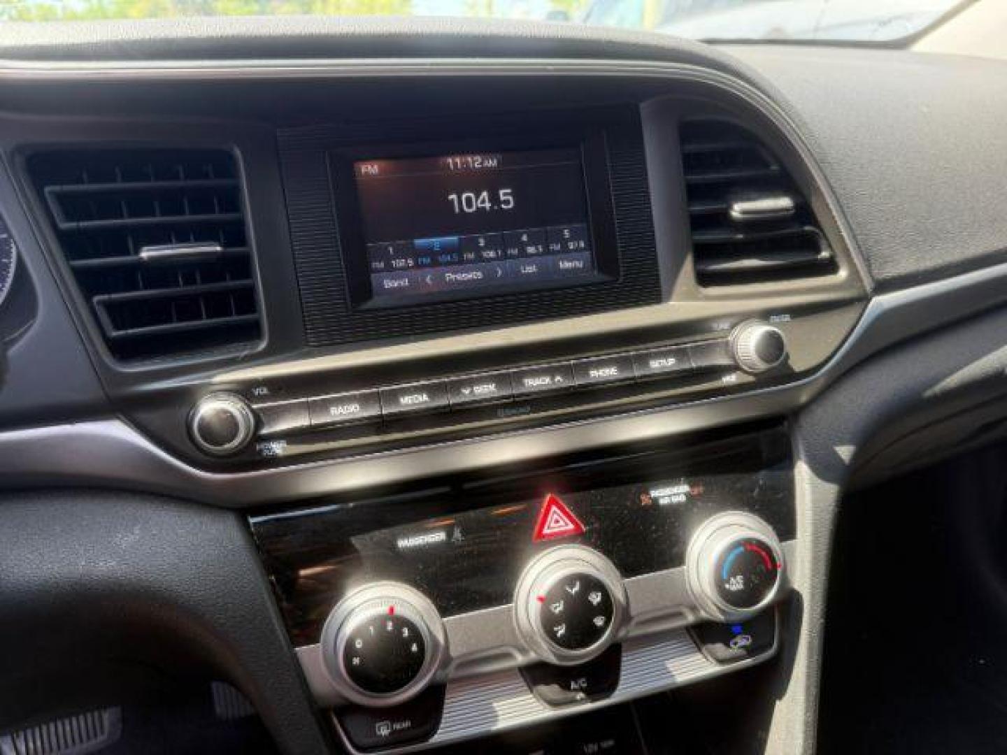 2019 SILVER Hyundai Elantra SE 6AT (5NPD74LF9KH) with an 1.8L L4 DOHC 16V engine, 6-Speed Automatic transmission, located at 2715 W Pioneer Pkwy, Arlington, TX, 76013, (817) 265-9009, 32.710262, -97.153236 - Photo#17