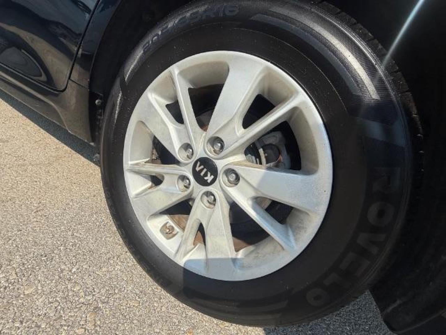 2018 BLACK Kia Optima LX (5XXGT4L32JG) with an 2.4L L4 DOHC 16V engine, 6-Speed Automatic transmission, located at 2715 W Pioneer Pkwy, Arlington, TX, 76013, (817) 265-9009, 32.710262, -97.153236 - Photo#9