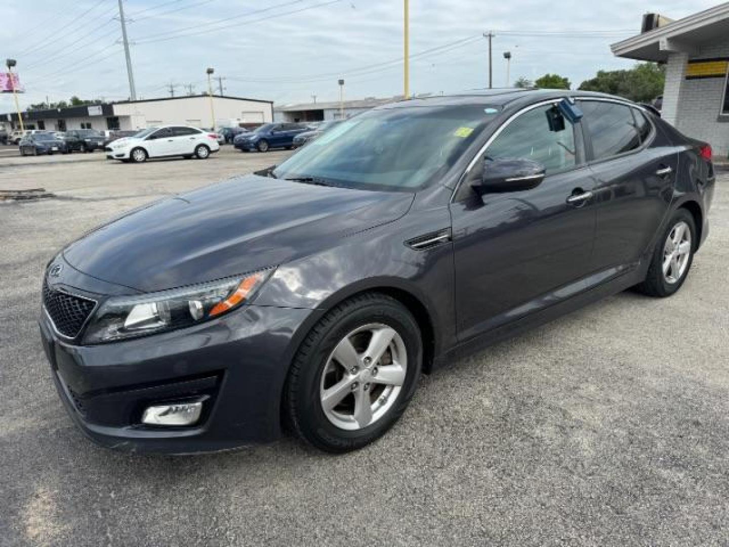 2015 GRAY Kia Optima LX (5XXGM4A76FG) with an 2.4L L4 DOHC 16V engine, 6-Speed Automatic transmission, located at 2715 W Pioneer Pkwy, Arlington, TX, 76013, (817) 265-9009, 32.710262, -97.153236 - Photo#2