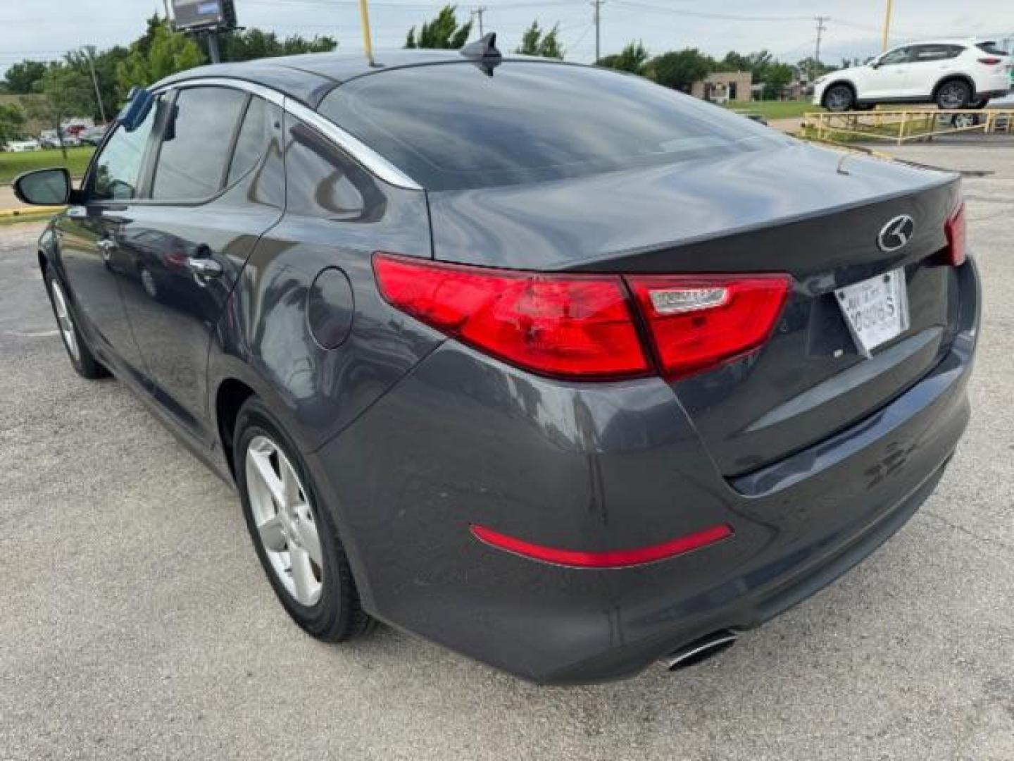 2015 GRAY Kia Optima LX (5XXGM4A76FG) with an 2.4L L4 DOHC 16V engine, 6-Speed Automatic transmission, located at 2715 W Pioneer Pkwy, Arlington, TX, 76013, (817) 265-9009, 32.710262, -97.153236 - Photo#7