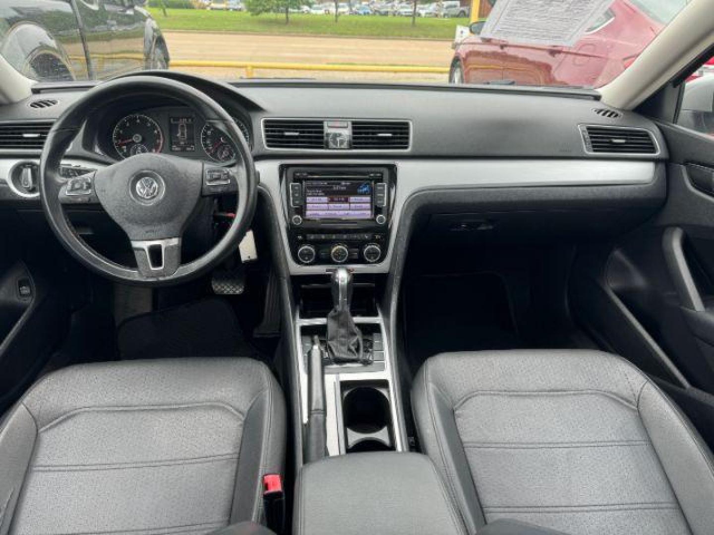2012 GRAY Volkswagen Passat 2.5L SE AT (1VWBP7A35CC) with an 2.5L L5 engine, 6-Speed Automatic transmission, located at 2715 W Pioneer Pkwy, Arlington, TX, 76013, (817) 265-9009, 32.710262, -97.153236 - Photo#11
