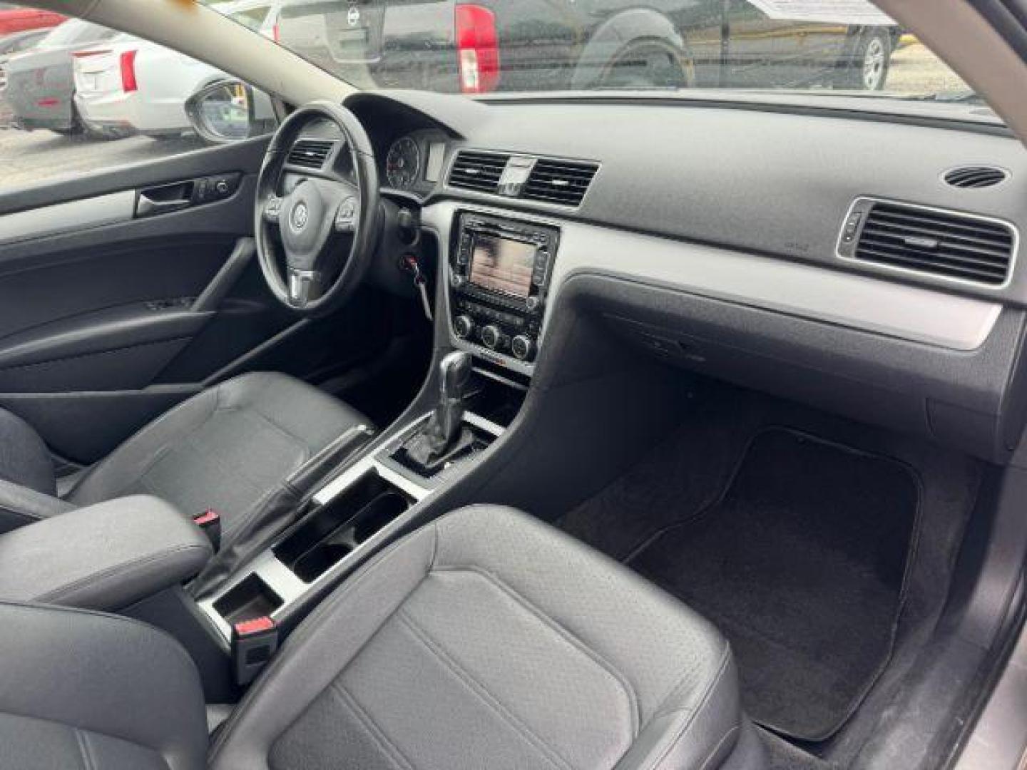 2012 GRAY Volkswagen Passat 2.5L SE AT (1VWBP7A35CC) with an 2.5L L5 engine, 6-Speed Automatic transmission, located at 2715 W Pioneer Pkwy, Arlington, TX, 76013, (817) 265-9009, 32.710262, -97.153236 - Photo#14