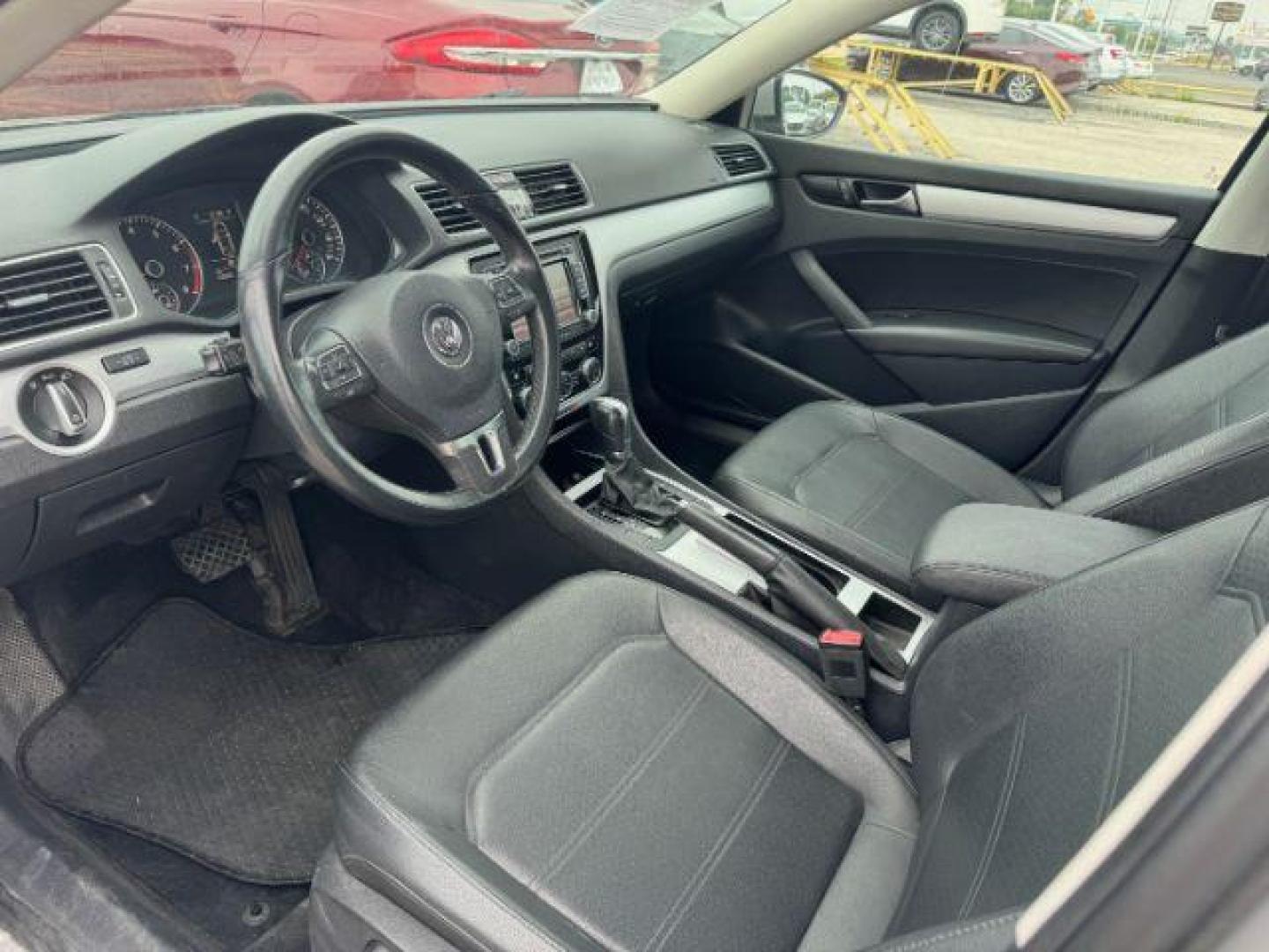 2012 GRAY Volkswagen Passat 2.5L SE AT (1VWBP7A35CC) with an 2.5L L5 engine, 6-Speed Automatic transmission, located at 2715 W Pioneer Pkwy, Arlington, TX, 76013, (817) 265-9009, 32.710262, -97.153236 - Photo#15