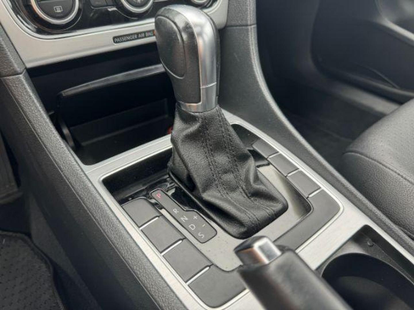 2012 GRAY Volkswagen Passat 2.5L SE AT (1VWBP7A35CC) with an 2.5L L5 engine, 6-Speed Automatic transmission, located at 2715 W Pioneer Pkwy, Arlington, TX, 76013, (817) 265-9009, 32.710262, -97.153236 - Photo#16