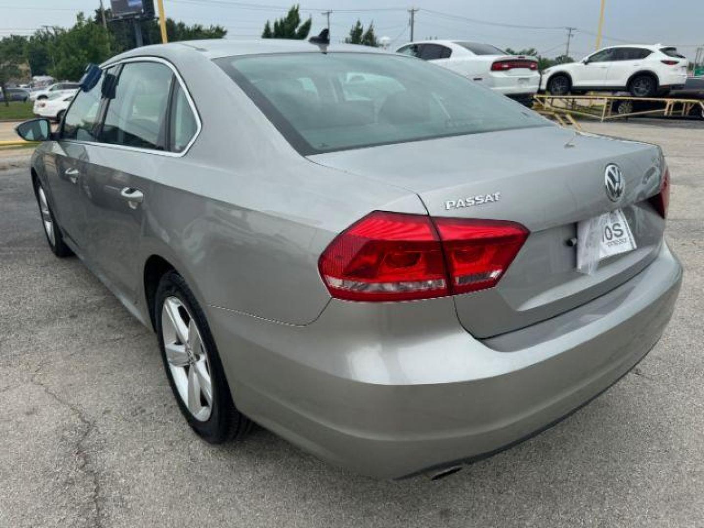 2012 GRAY Volkswagen Passat 2.5L SE AT (1VWBP7A35CC) with an 2.5L L5 engine, 6-Speed Automatic transmission, located at 2715 W Pioneer Pkwy, Arlington, TX, 76013, (817) 265-9009, 32.710262, -97.153236 - Photo#7