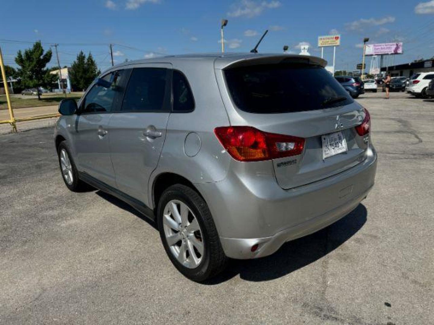 2015 SILVER Mitsubishi Outlander Sport ES 2WD (4A4AP3AU7FE) with an 2.0L L4 DOHC 16V engine, Continuously Variabl transmission, located at 2715 W Pioneer Pkwy, Arlington, TX, 76013, (817) 265-9009, 32.710262, -97.153236 - Photo#9