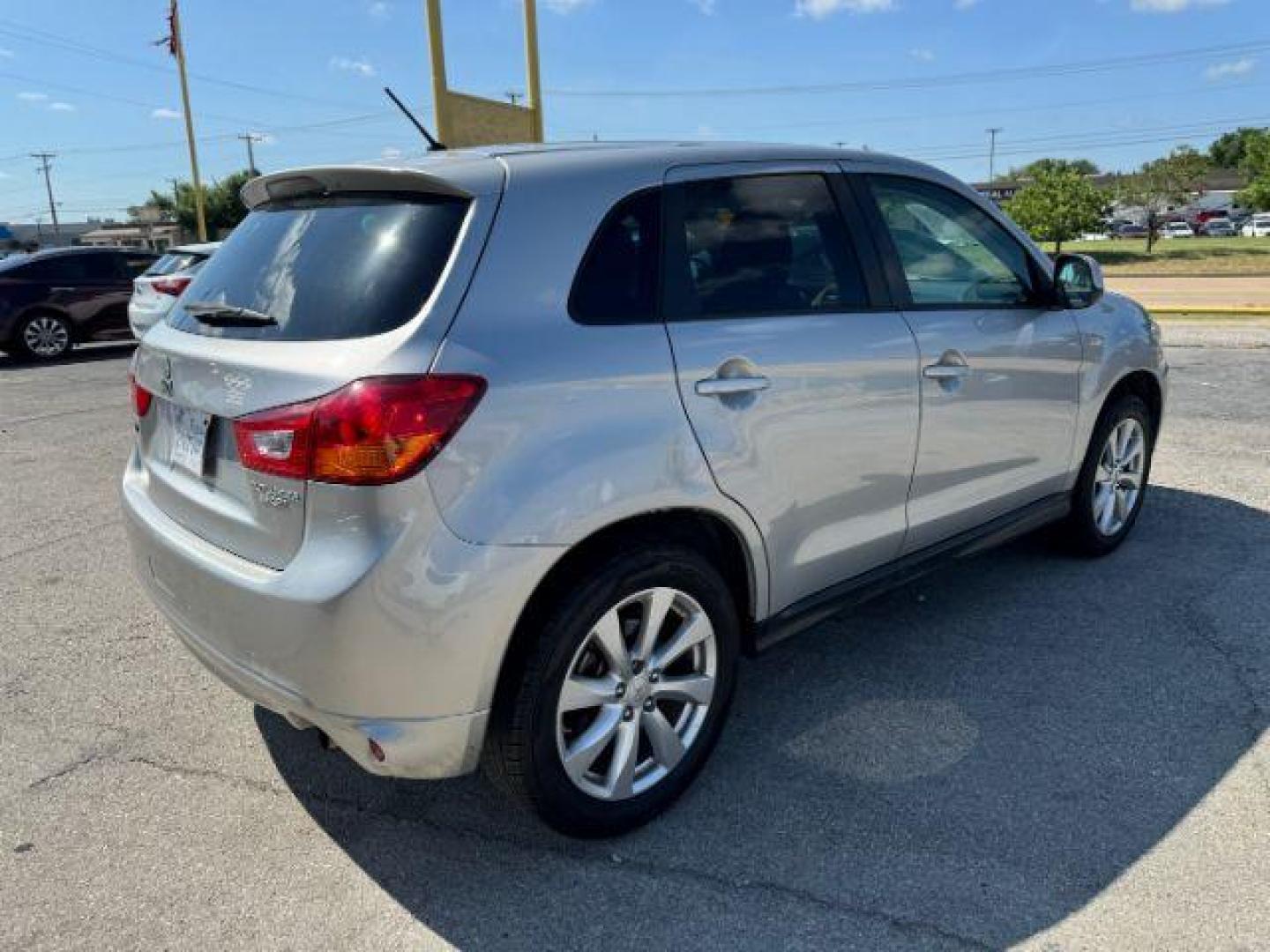 2015 SILVER Mitsubishi Outlander Sport ES 2WD (4A4AP3AU7FE) with an 2.0L L4 DOHC 16V engine, Continuously Variabl transmission, located at 2715 W Pioneer Pkwy, Arlington, TX, 76013, (817) 265-9009, 32.710262, -97.153236 - Photo#7