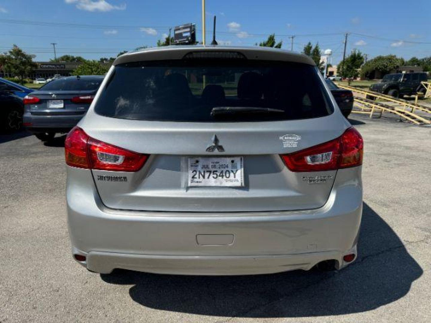2015 SILVER Mitsubishi Outlander Sport ES 2WD (4A4AP3AU7FE) with an 2.0L L4 DOHC 16V engine, Continuously Variabl transmission, located at 2715 W Pioneer Pkwy, Arlington, TX, 76013, (817) 265-9009, 32.710262, -97.153236 - Photo#8