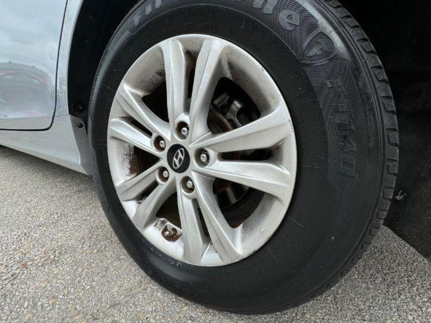 2013 SILVER Hyundai Sonata GLS (5NPEB4AC2DH) with an 2.4L L4 DOHC 16V engine, 6-Speed Automatic transmission, located at 2715 W Pioneer Pkwy, Arlington, TX, 76013, (817) 265-9009, 32.710262, -97.153236 - Photo#9
