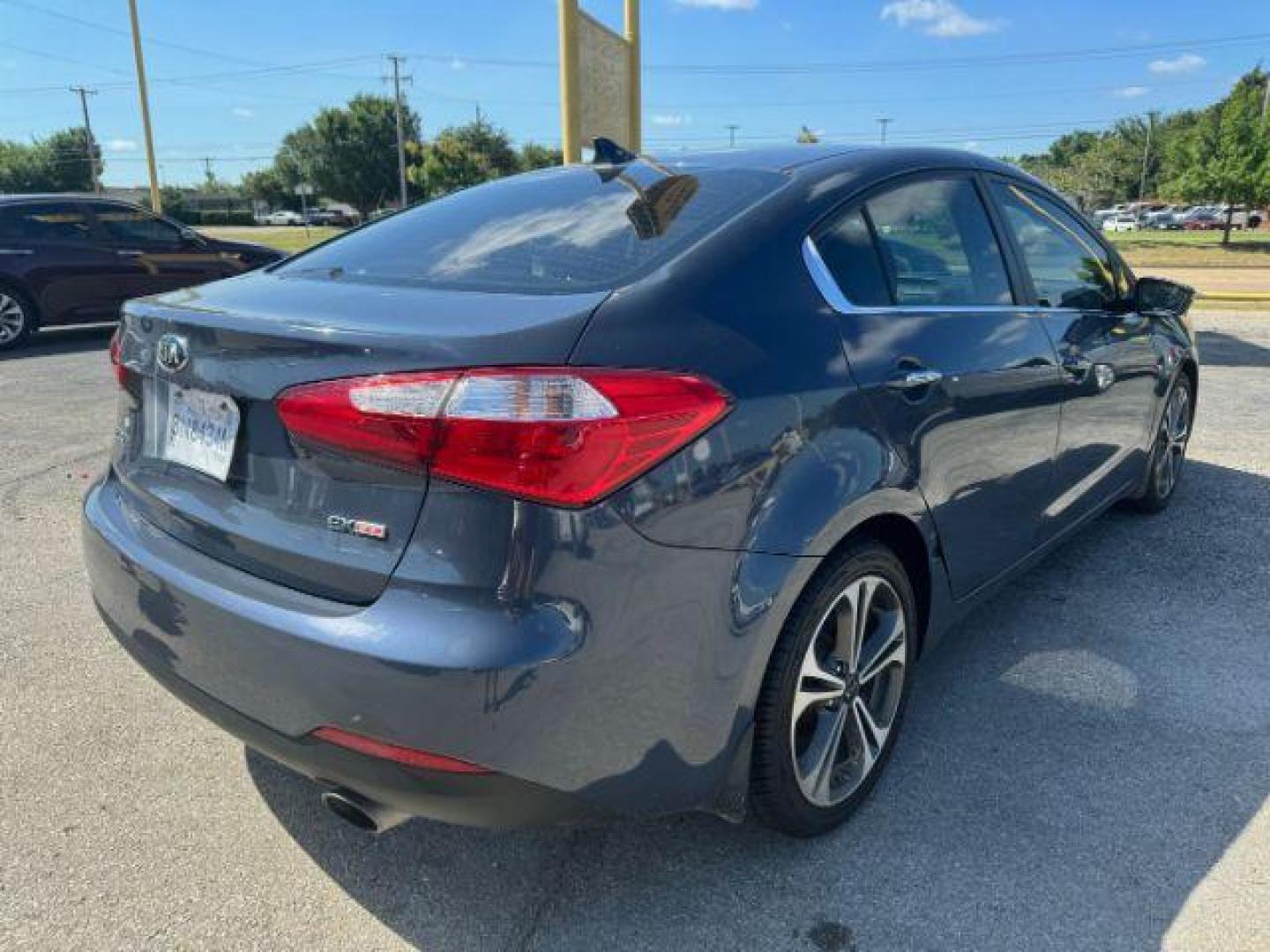 2015 GRAY Kia Forte EX (KNAFX4A83F5) with an 2.0L L4 DOHC 16V engine, 6-Speed Automatic transmission, located at 2715 W Pioneer Pkwy, Arlington, TX, 76013, (817) 265-9009, 32.710262, -97.153236 - Photo#6