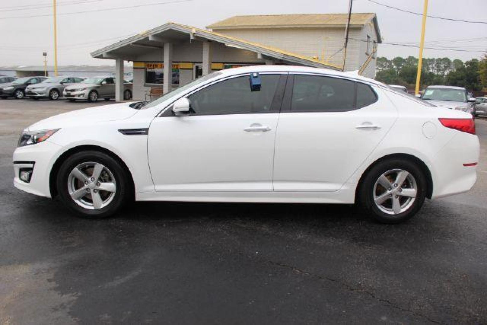 2014 WHITE Kia Optima LX (5XXGM4A75EG) with an 2.4L L4 DOHC 16V engine, 6-Speed Automatic transmission, located at 2715 W Pioneer Pkwy, Arlington, TX, 76013, (817) 265-9009, 32.710262, -97.153236 - Photo#1