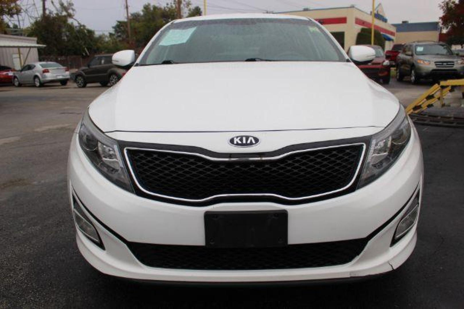 2014 WHITE Kia Optima LX (5XXGM4A75EG) with an 2.4L L4 DOHC 16V engine, 6-Speed Automatic transmission, located at 2715 W Pioneer Pkwy, Arlington, TX, 76013, (817) 265-9009, 32.710262, -97.153236 - Photo#3