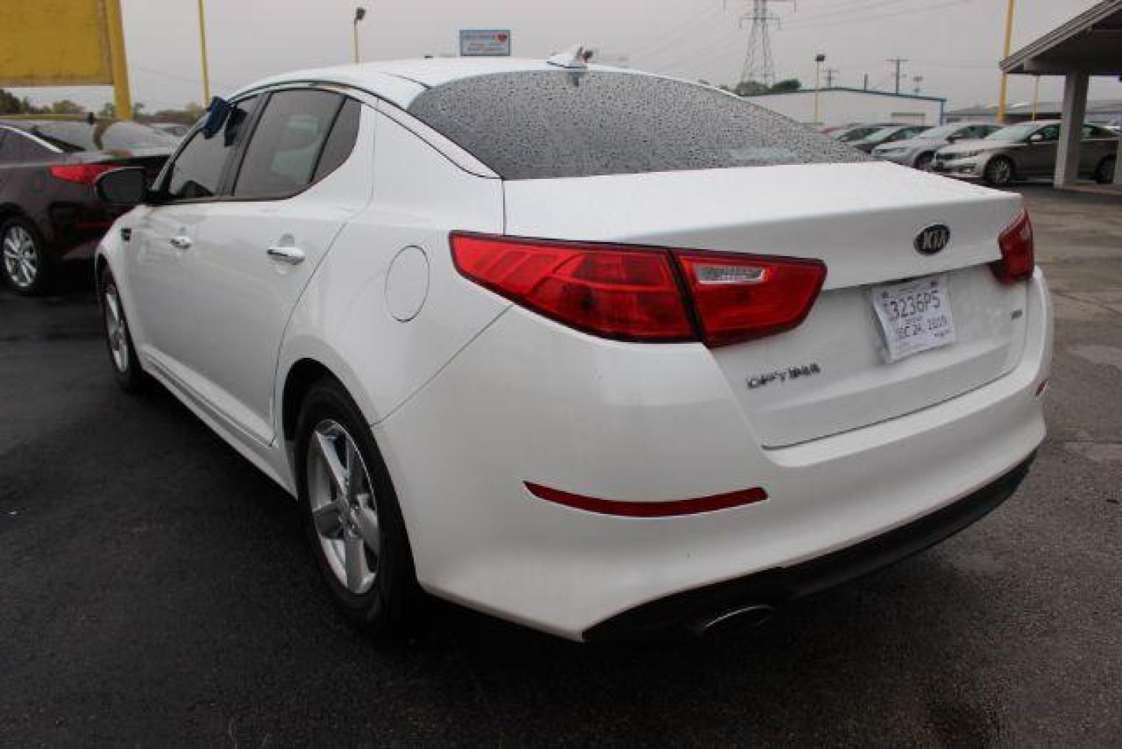 2014 WHITE Kia Optima LX (5XXGM4A75EG) with an 2.4L L4 DOHC 16V engine, 6-Speed Automatic transmission, located at 2715 W Pioneer Pkwy, Arlington, TX, 76013, (817) 265-9009, 32.710262, -97.153236 - Photo#7