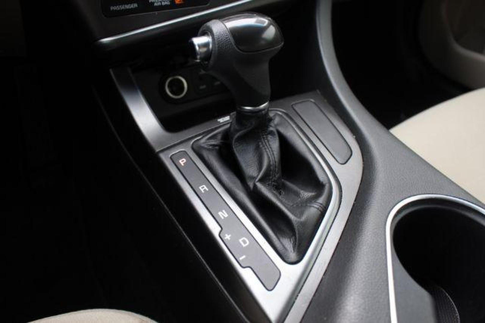 2014 WHITE Kia Optima LX (5XXGM4A75EG) with an 2.4L L4 DOHC 16V engine, 6-Speed Automatic transmission, located at 2715 W Pioneer Pkwy, Arlington, TX, 76013, (817) 265-9009, 32.710262, -97.153236 - Photo#15