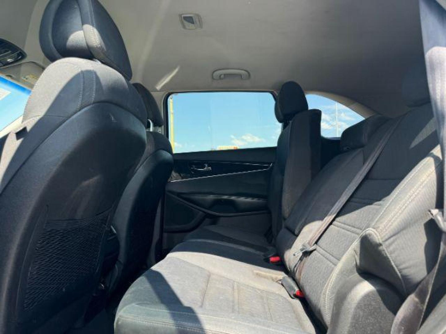 2016 GRAY Kia Sorento LX 2WD (5XYPG4A39GG) with an 2.4L L4 DOHC 16V engine, 6-Speed Automatic transmission, located at 2715 W Pioneer Pkwy, Arlington, TX, 76013, (817) 265-9009, 32.710262, -97.153236 - Photo#10