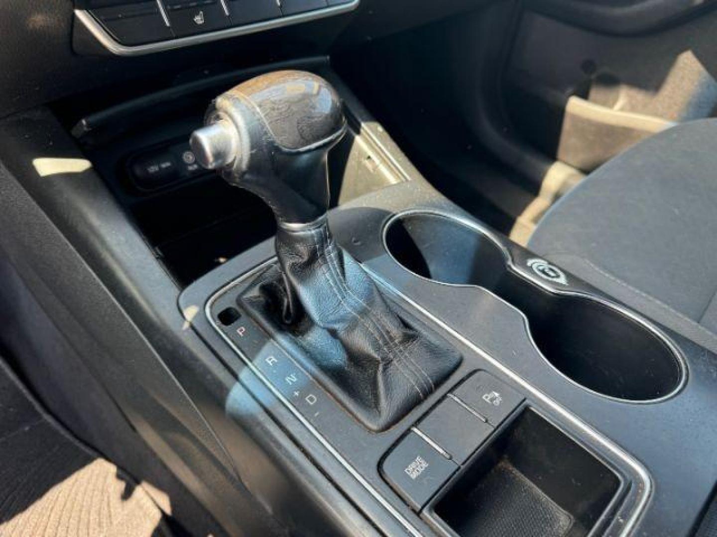 2016 GRAY Kia Sorento LX 2WD (5XYPG4A39GG) with an 2.4L L4 DOHC 16V engine, 6-Speed Automatic transmission, located at 2715 W Pioneer Pkwy, Arlington, TX, 76013, (817) 265-9009, 32.710262, -97.153236 - Photo#16