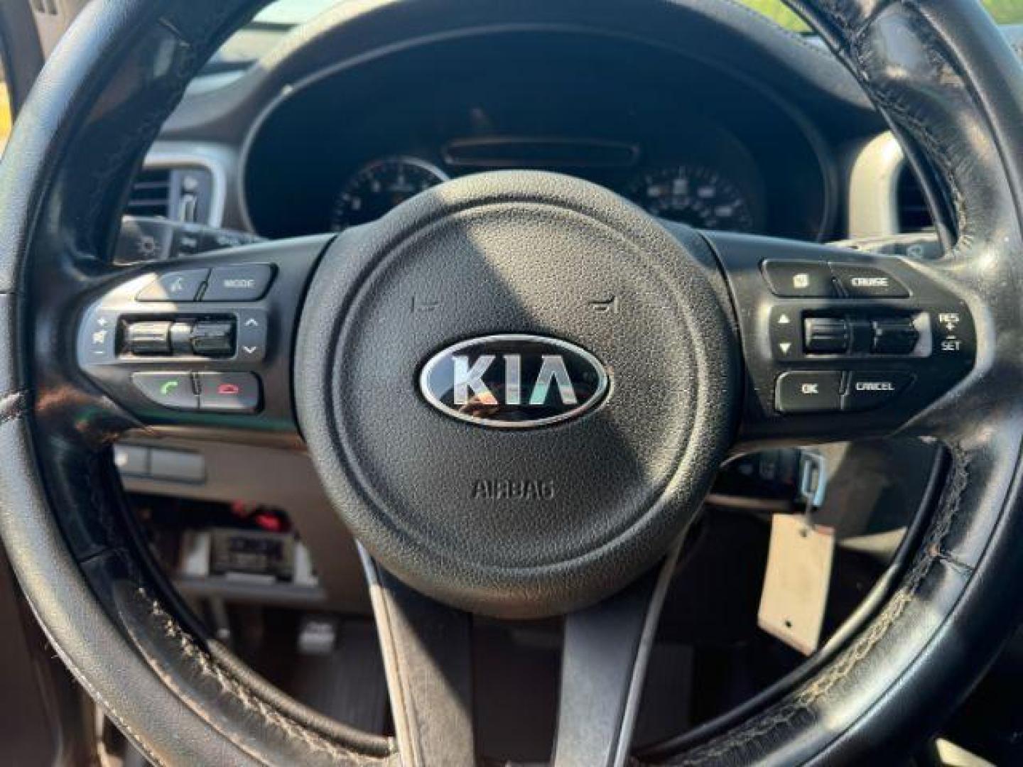 2016 GRAY Kia Sorento LX 2WD (5XYPG4A39GG) with an 2.4L L4 DOHC 16V engine, 6-Speed Automatic transmission, located at 2715 W Pioneer Pkwy, Arlington, TX, 76013, (817) 265-9009, 32.710262, -97.153236 - Photo#18