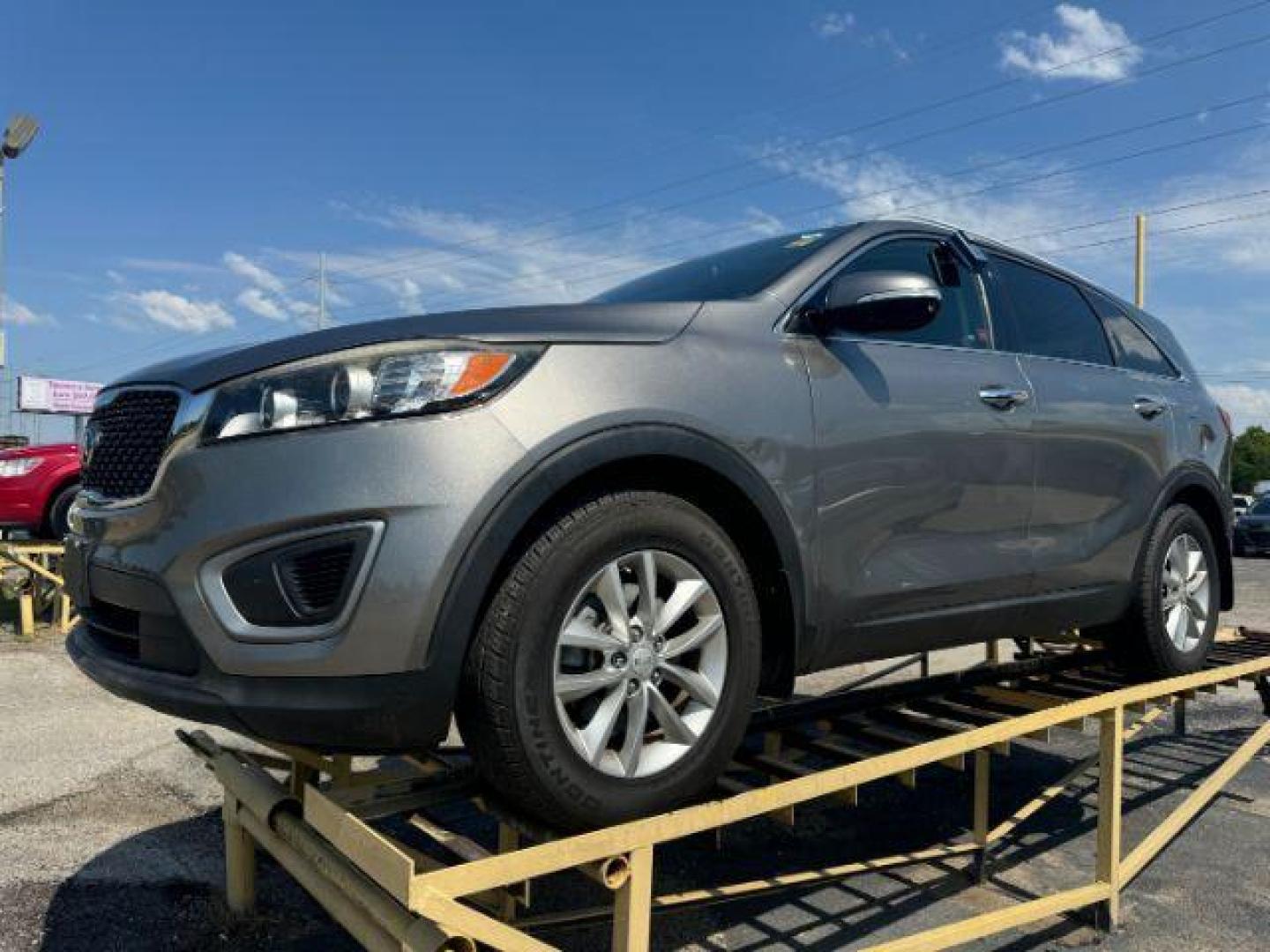 2016 GRAY Kia Sorento LX 2WD (5XYPG4A39GG) with an 2.4L L4 DOHC 16V engine, 6-Speed Automatic transmission, located at 2715 W Pioneer Pkwy, Arlington, TX, 76013, (817) 265-9009, 32.710262, -97.153236 - Photo#3