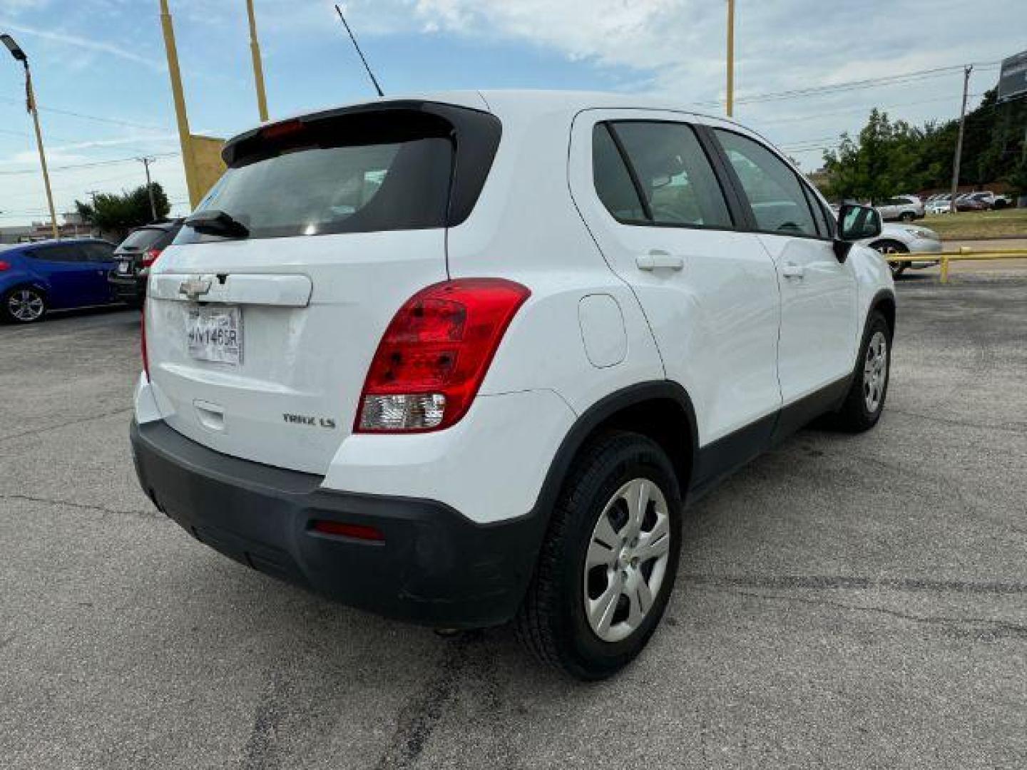 2015 WHITE Chevrolet Trax SPORT UTILITY 4-DR (KL7CJKSB6FB) with an 1.4L L4 DOHC 16V engine, 6-Speed Automatic transmission, located at 2715 W Pioneer Pkwy, Arlington, TX, 76013, (817) 265-9009, 32.710262, -97.153236 - Photo#6